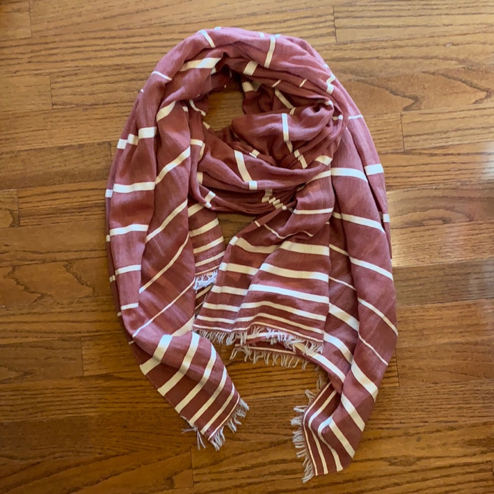 Gap Scarf